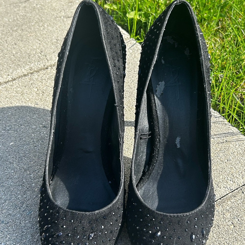 Elegant Black Sequin Stiletto Heels - Picture 3 of 6